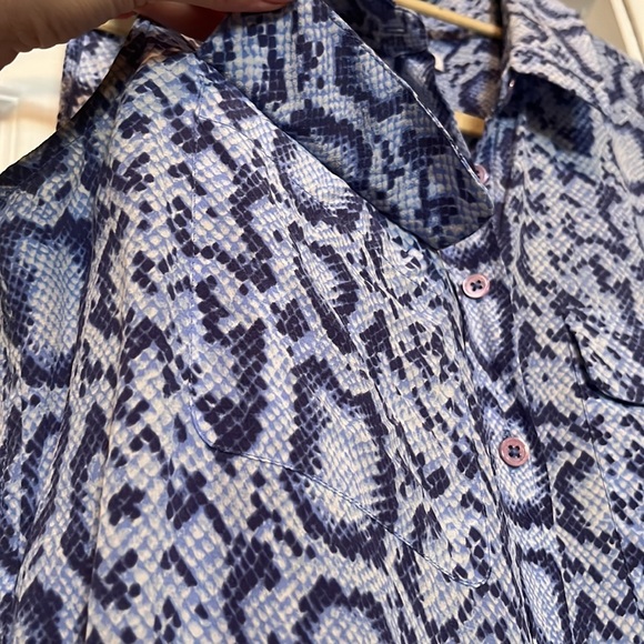 Equipment 100% Silk Button Down - Picture 3 of 7